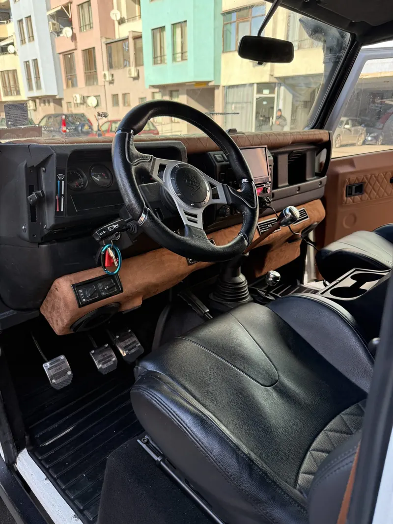 Dashboard with leather trim and Android head unit