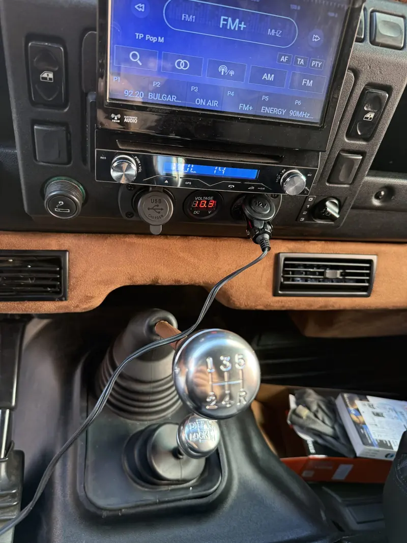 Android head unit and gear levers